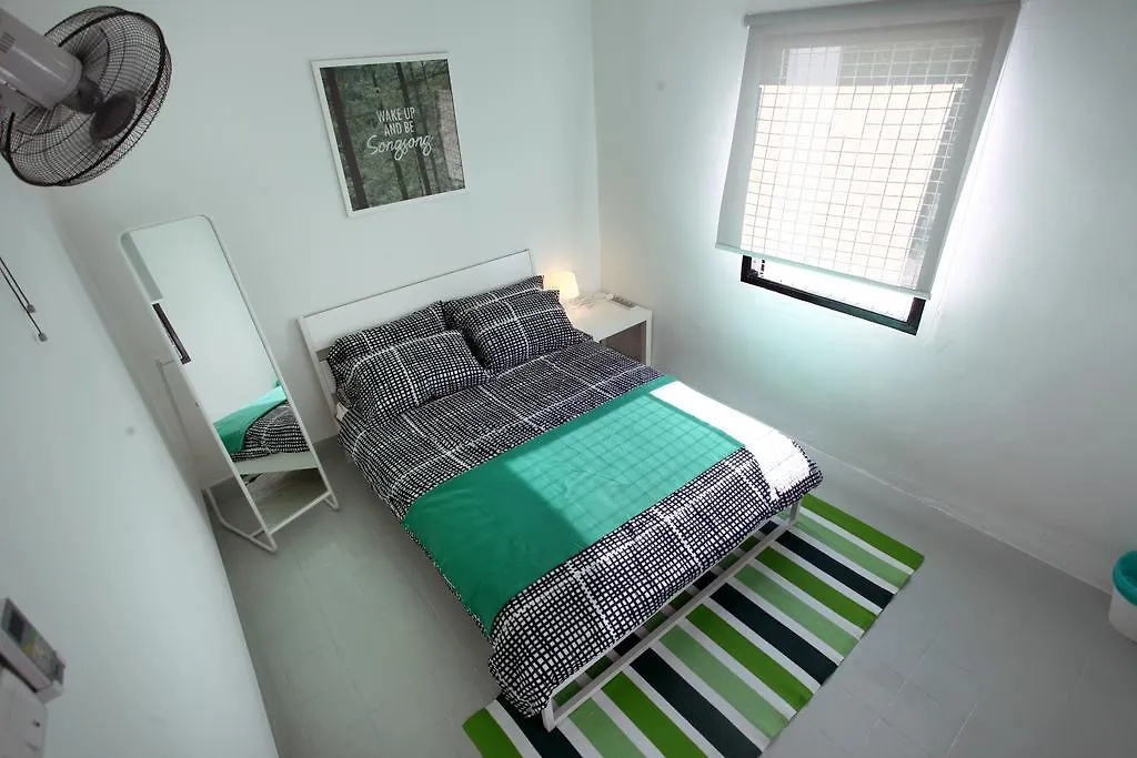 Stay Songsong Mount Erskine Tanjung Tokong Holiday home